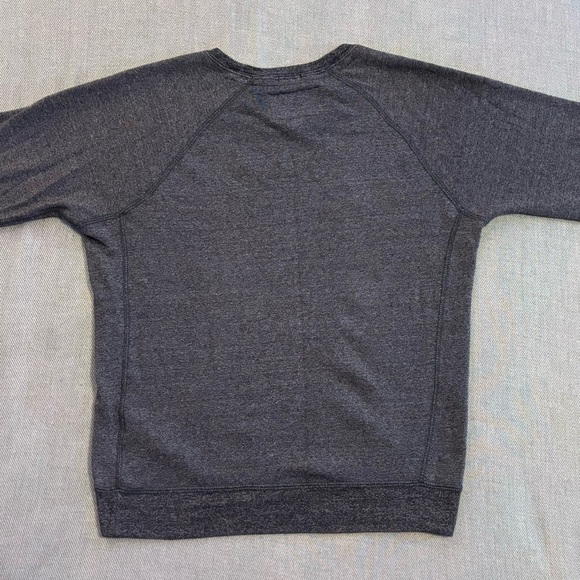 Gray Abercrombie & Fitch crewneck sweatshirt - Picture 2 of 3